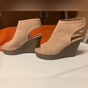Very light pink (almost nude) suede wedge sandals! Too cute.